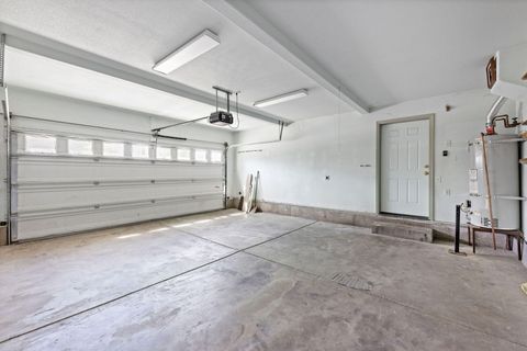 Tiny photo for 842 W 14th Street, Medford, OR 97501 (MLS # 220219470)