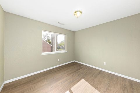 Tiny photo for 842 W 14th Street, Medford, OR 97501 (MLS # 220219470)