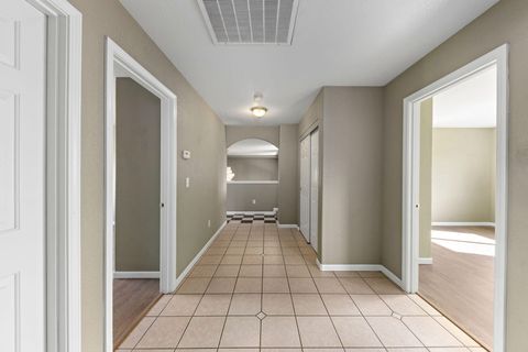 Tiny photo for 842 W 14th Street, Medford, OR 97501 (MLS # 220219470)
