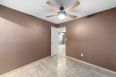 Tiny photo for 842 W 14th Street, Medford, OR 97501 (MLS # 220219470)