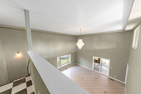 Tiny photo for 842 W 14th Street, Medford, OR 97501 (MLS # 220219470)