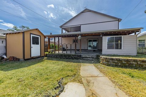 Tiny photo for 842 W 14th Street, Medford, OR 97501 (MLS # 220219470)