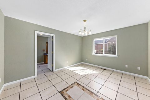 Tiny photo for 842 W 14th Street, Medford, OR 97501 (MLS # 220219470)