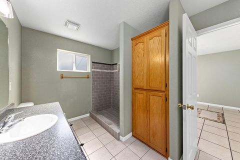 Tiny photo for 842 W 14th Street, Medford, OR 97501 (MLS # 220219470)