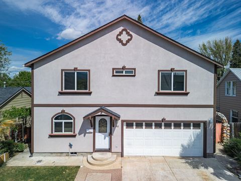 Photo of 842 W 14th Street, Medford, OR 97501 (MLS # 220219470)