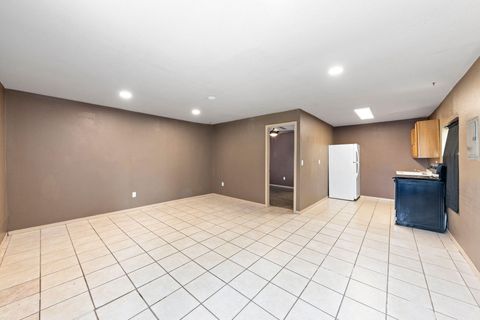 Tiny photo for 842 W 14th Street, Medford, OR 97501 (MLS # 220219470)