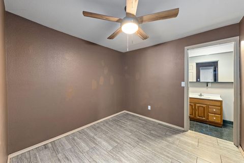 Tiny photo for 842 W 14th Street, Medford, OR 97501 (MLS # 220219470)