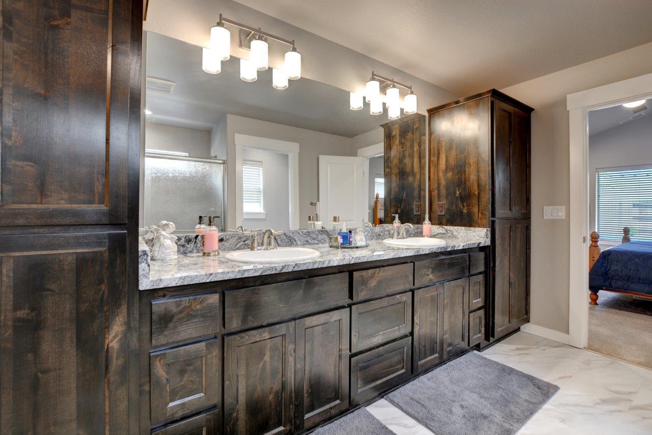 Mt Pitt Meadows - Residential