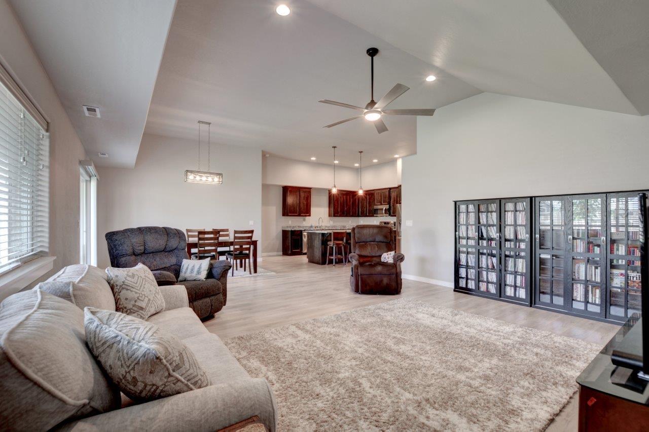 Mt Pitt Meadows - Residential