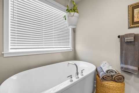 Tiny photo for 19318 SW Marshmallow Place, Bend, OR 97702 (MLS # 220215205)