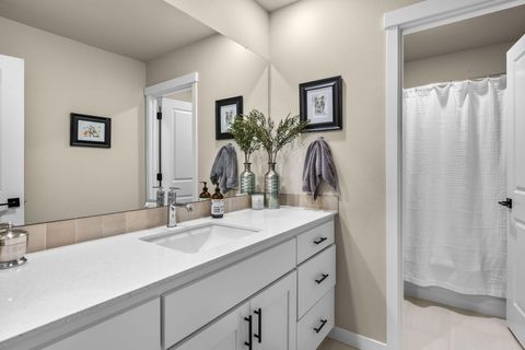 Tiny photo for 19318 SW Marshmallow Place, Bend, OR 97702 (MLS # 220215205)