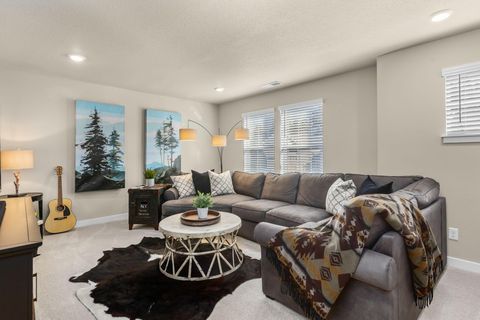 Tiny photo for 19318 SW Marshmallow Place, Bend, OR 97702 (MLS # 220215205)