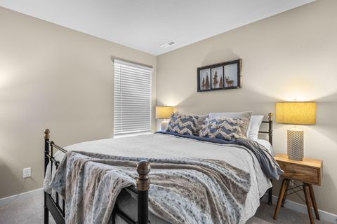 Tiny photo for 19318 SW Marshmallow Place, Bend, OR 97702 (MLS # 220215205)