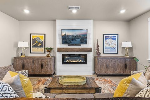 Tiny photo for 19318 SW Marshmallow Place, Bend, OR 97702 (MLS # 220215205)