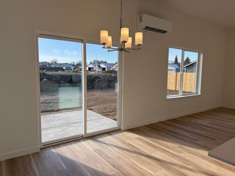 Tiny photo for 251 SE Peppermint Loop #6, Culver, OR 97734 (MLS # 220219302)