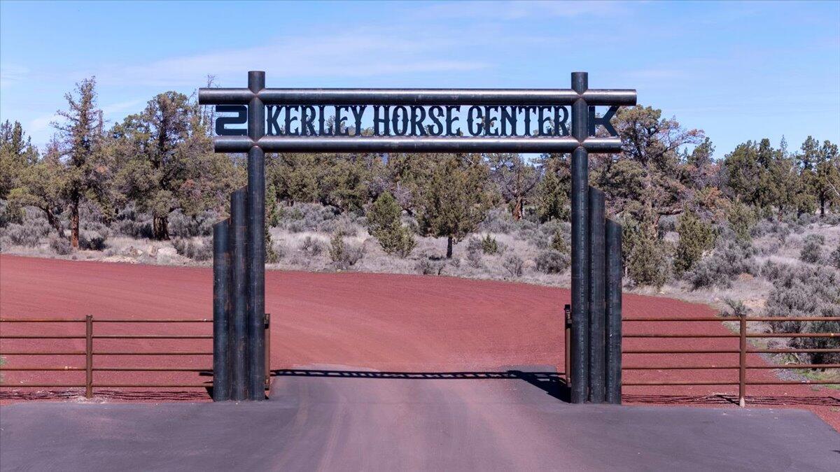 11997 SW Cornett Loop