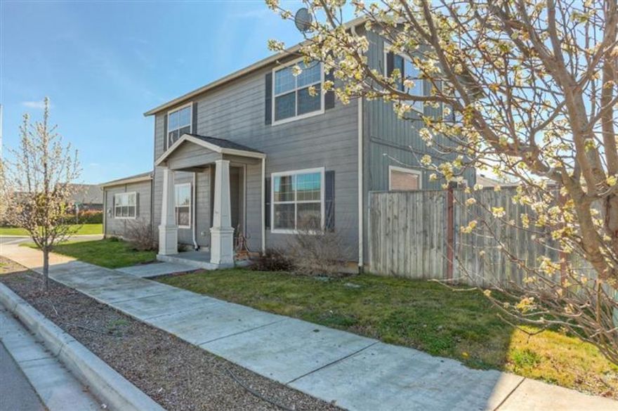 Come enjoy this well located home walking distance to schools. 3 bedrooms 2 1/2 baths, 1657 sq. ft. built in 2007. Granite counters set off the spacious island kitchen with stainless appliances and walk-in pantry. Range/oven is gas and the floors in the kitchen, dining and living room are all bamboo, while tile graces the bathroom floors. Master bedroom has vaulted ceiling with ceiling fan, a large walk-in closet, double vanity in the bathroom and granite counters as well. This is a hard to find home at a very affordable price waiting for you to make it yours.