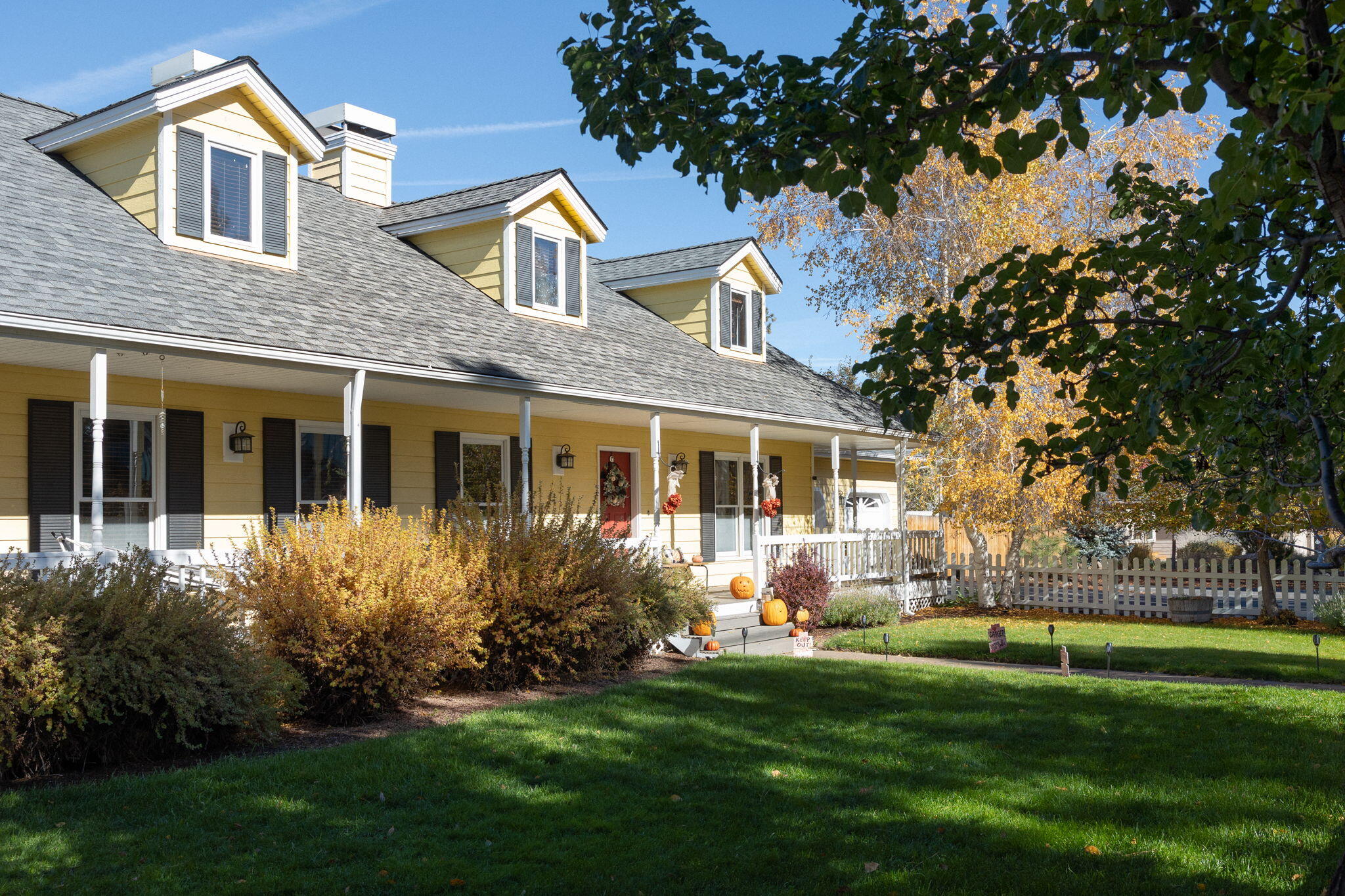 1110 E Cascade Avenue