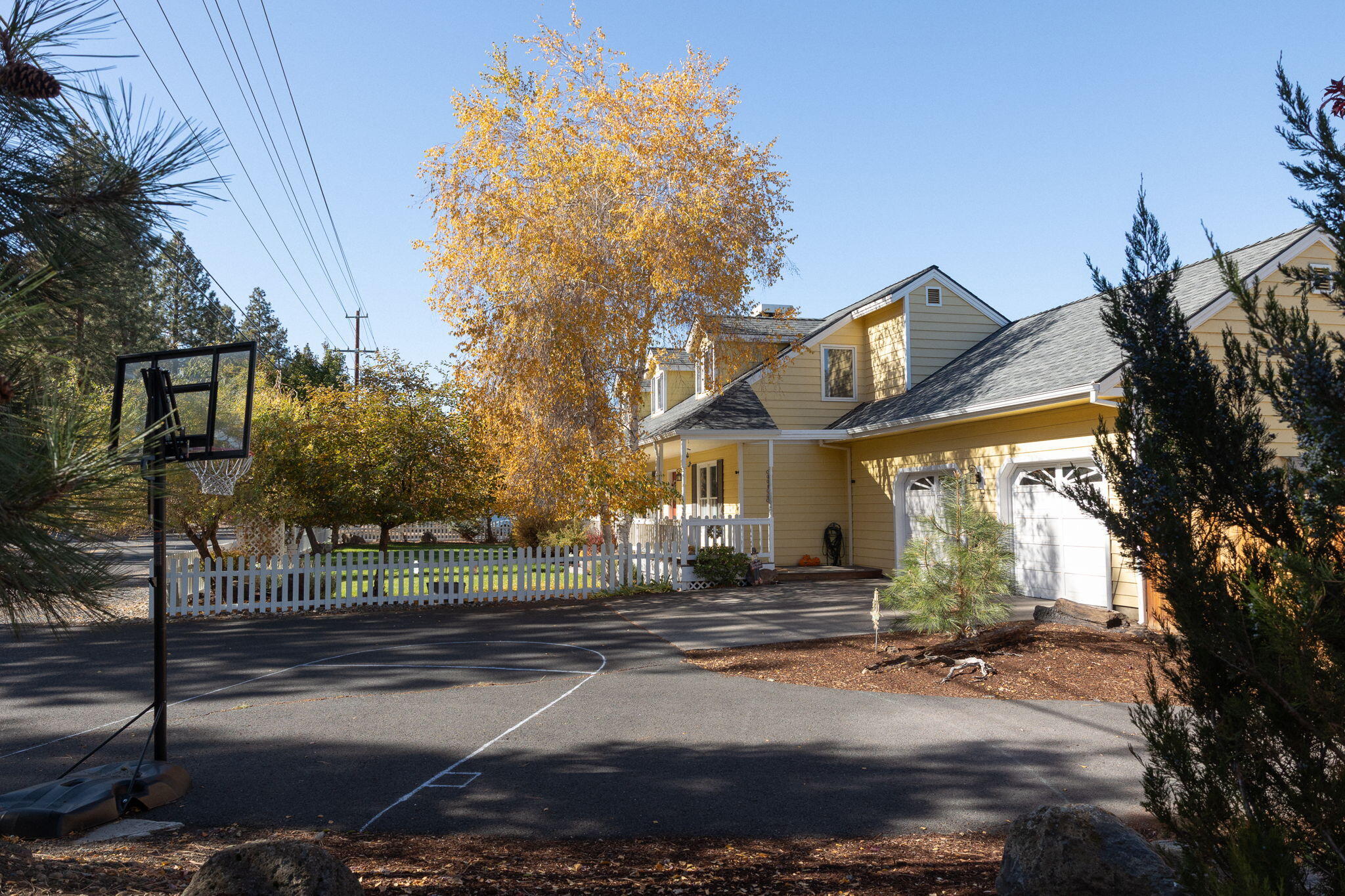 1110 E Cascade Avenue