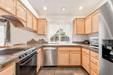 Tiny photo for 2987 NE Oakley Court, Bend, OR 97701 (MLS # 220210762)