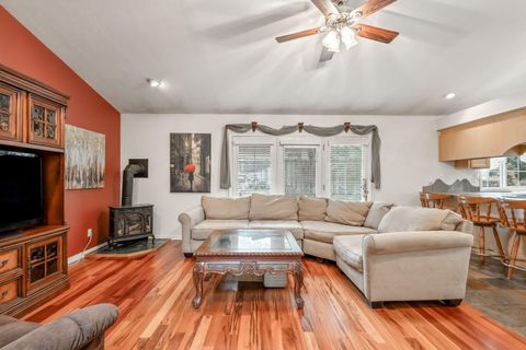 Tiny photo for 2987 NE Oakley Court, Bend, OR 97701 (MLS # 220210762)