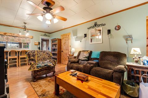 205 NW Birch Avenue Redmond OR 97756