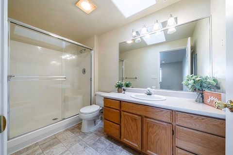 Tiny photo for 3350 Edgewater Drive, Medford, OR 97504 (MLS # 220217809)