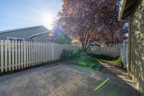 Tiny photo for 3350 Edgewater Drive, Medford, OR 97504 (MLS # 220217809)