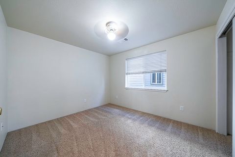 Tiny photo for 3350 Edgewater Drive, Medford, OR 97504 (MLS # 220217809)