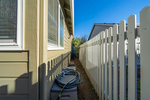 Tiny photo for 3350 Edgewater Drive, Medford, OR 97504 (MLS # 220217809)