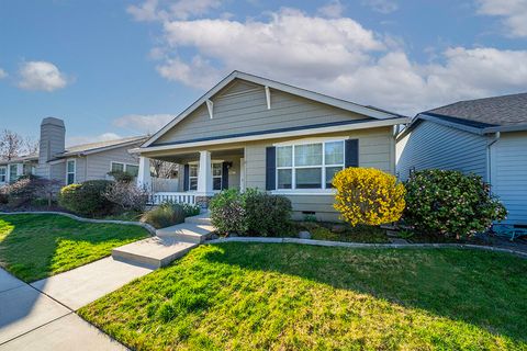 Tiny photo for 3350 Edgewater Drive, Medford, OR 97504 (MLS # 220217809)