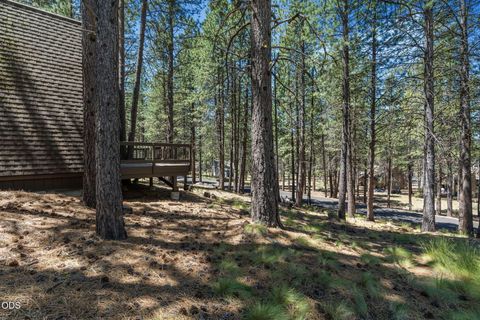 Tiny photo for 57165 Mink Lane, Sunriver, OR 97707 (MLS # 220224425)