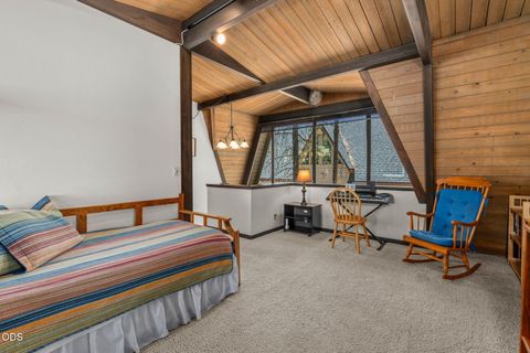 Tiny photo for 57165 Mink Lane, Sunriver, OR 97707 (MLS # 220224425)