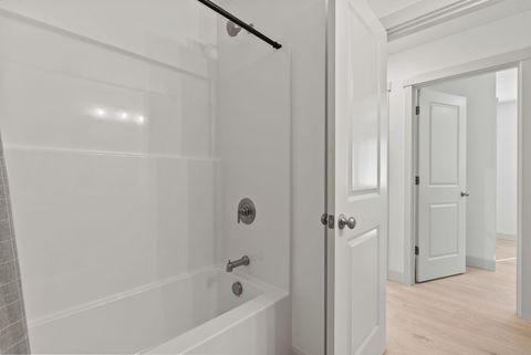 Tiny photo for 4011 SW Obsidian Place #145, Redmond, OR 97756 (MLS # 220217019)