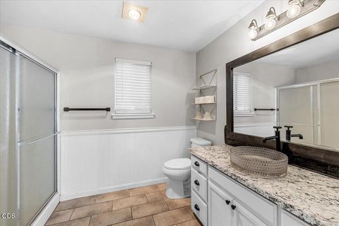 Tiny photo for 17 Meadowfield Circle, Eagle Point, OR 97524 (MLS # 220223542)