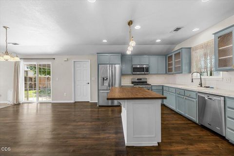 Tiny photo for 17 Meadowfield Circle, Eagle Point, OR 97524 (MLS # 220223542)