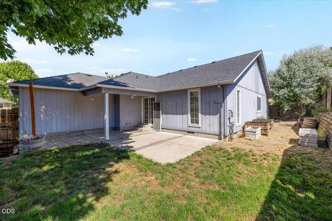 Tiny photo for 17 Meadowfield Circle, Eagle Point, OR 97524 (MLS # 220223542)