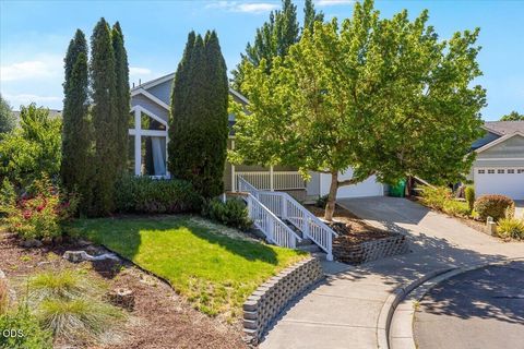 Tiny photo for 17 Meadowfield Circle, Eagle Point, OR 97524 (MLS # 220223542)