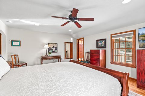 Tiny photo for 218 Saginaw Drive, Medford, OR 97504 (MLS # 220213076)