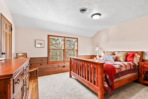 Tiny photo for 218 Saginaw Drive, Medford, OR 97504 (MLS # 220213076)