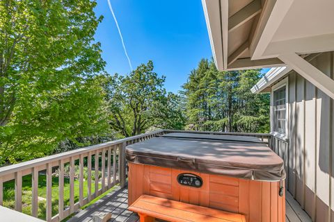 Tiny photo for 218 Saginaw Drive, Medford, OR 97504 (MLS # 220213076)