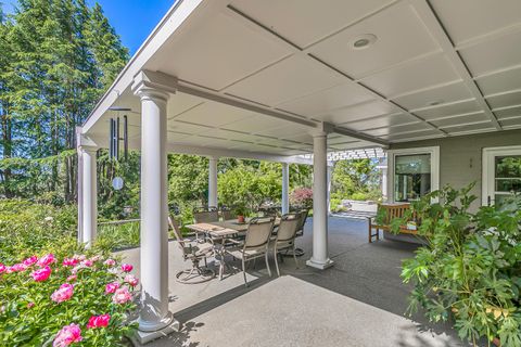 Tiny photo for 218 Saginaw Drive, Medford, OR 97504 (MLS # 220213076)