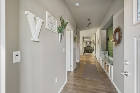 Tiny photo for 2944 SE Triangle Outfit Drive, Prineville, OR 97754 (MLS # 220210212)