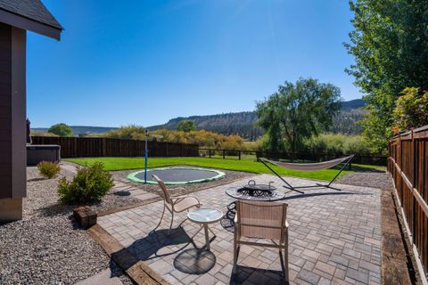 Tiny photo for 2944 SE Triangle Outfit Drive, Prineville, OR 97754 (MLS # 220210212)