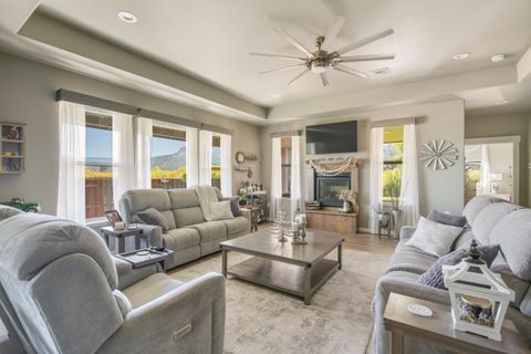 Tiny photo for 2944 SE Triangle Outfit Drive, Prineville, OR 97754 (MLS # 220210212)