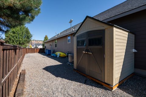 Tiny photo for 2944 SE Triangle Outfit Drive, Prineville, OR 97754 (MLS # 220210212)