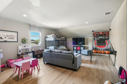 Tiny photo for 2944 SE Triangle Outfit Drive, Prineville, OR 97754 (MLS # 220210212)