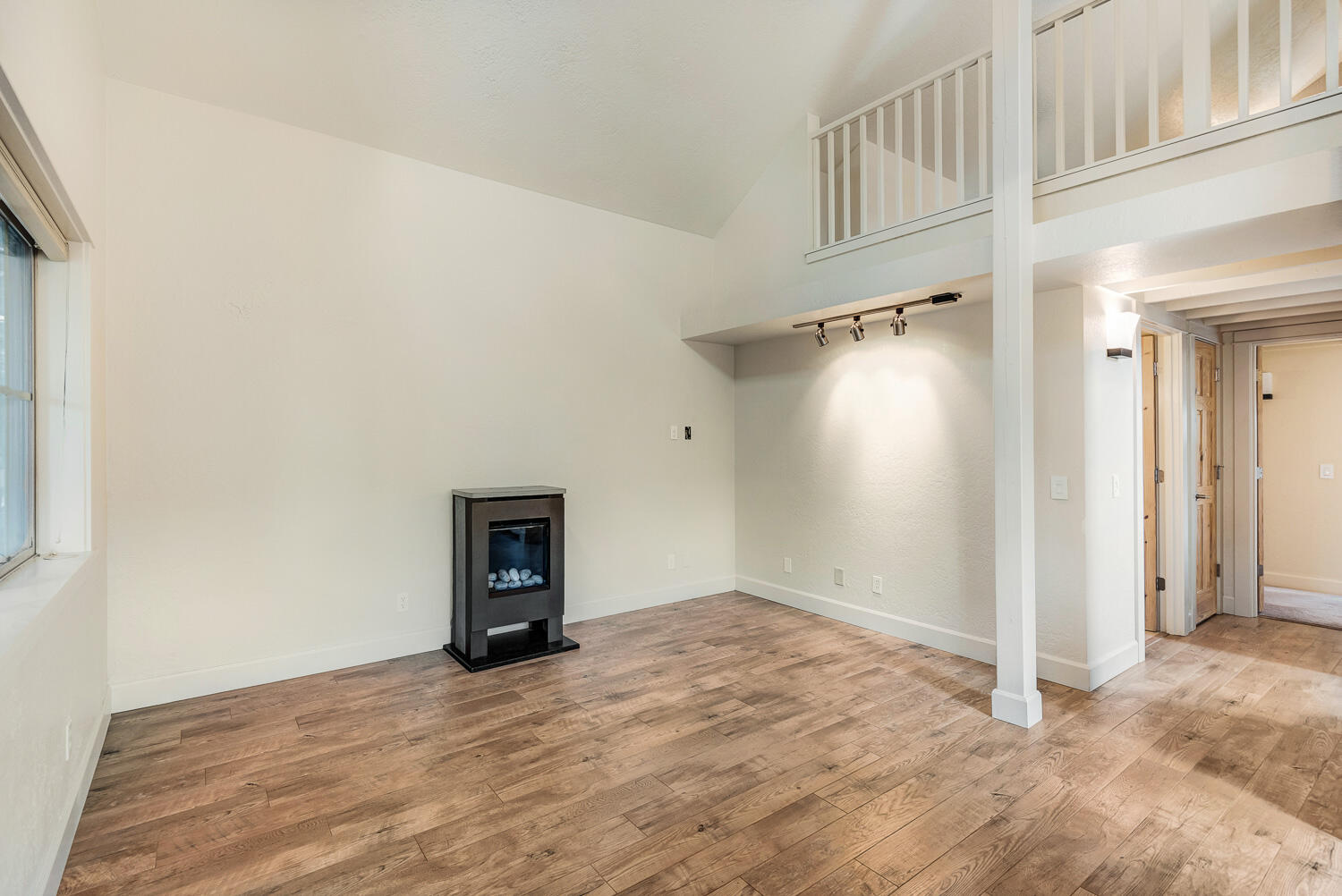 1940 NW Monterey Pines Drive UNIT 8