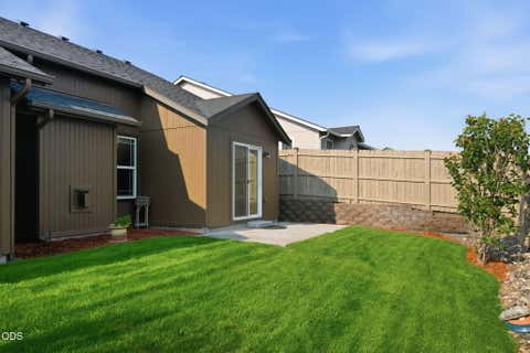 Tiny photo for 2447 NW Greenwood Avenue, Redmond, OR 97756 (MLS # 220227259)