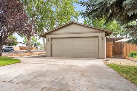 Tiny photo for 1831 SW 31st Street, Redmond, OR 97756 (MLS # 220224411)